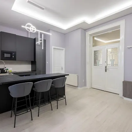 Luxe & Charm 3bedroom By Prestige Homes *