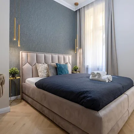 Luxe & Charm 3bedroom By Prestige Homes Apartment
