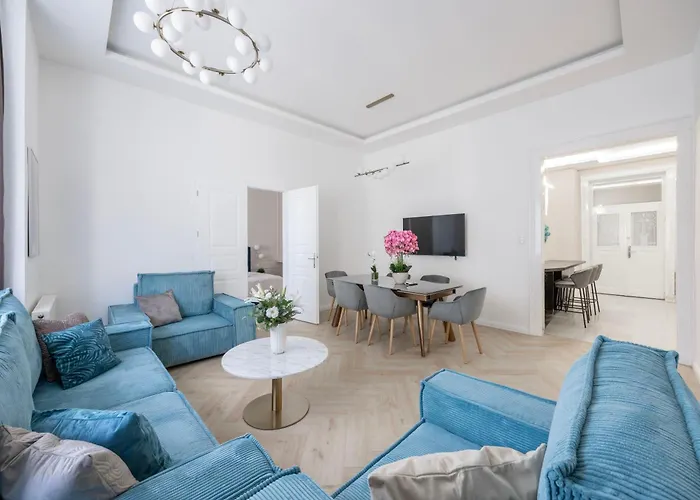 Apartment Luxe & Charm 3bedroom By Prestige Homes