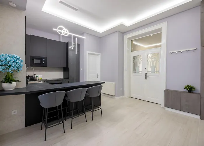 Luxe & Charm 3bedroom By Prestige Homes *