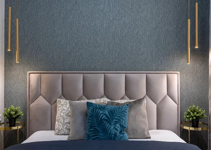 Luxe & Charm 3bedroom By Prestige Homes Budapest