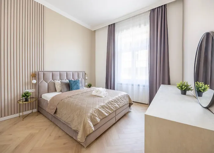 Luxe & Charm 3bedroom By Prestige Homes Apartment Budapest
