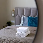 アパート Luxe & Charm 3bedroom By Prestige Homes ブダペスト